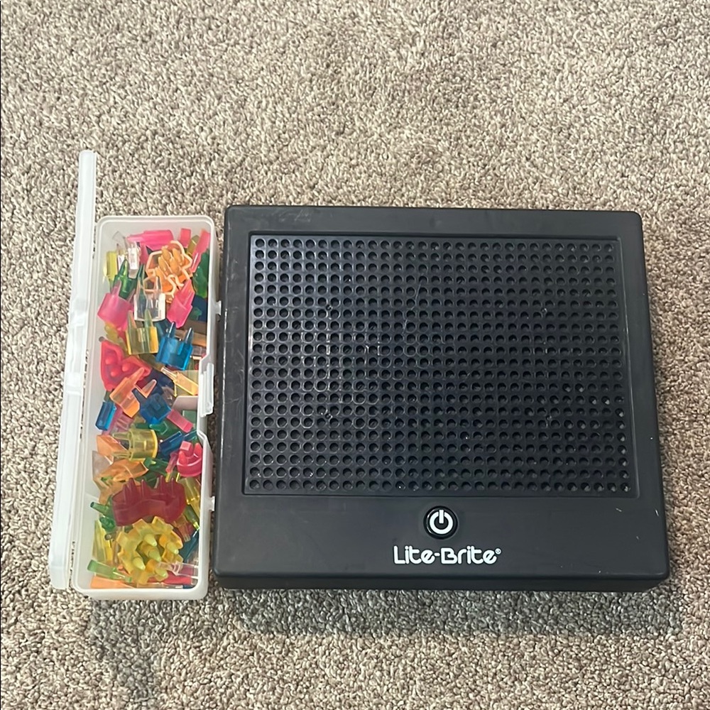 Lite Brite Peg Board Toy